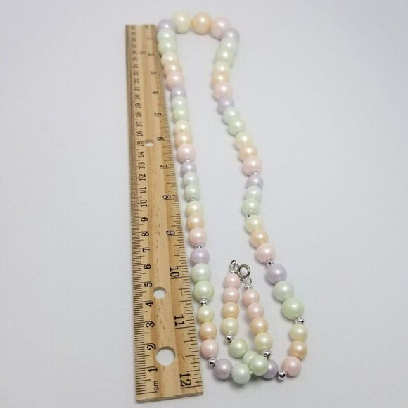 Vintage Pastel Pearlescent Graduated Beaded Single Strand Necklace, Long, Estate - Picture 4 of 6